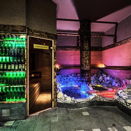 科罗纳高级酒店 埃格尔 外观 照片
