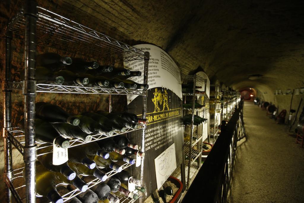 科罗纳高级酒店 埃格尔 外观 照片